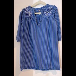 Adorable tunic dress. Size 4. Tea collection. Great condition.